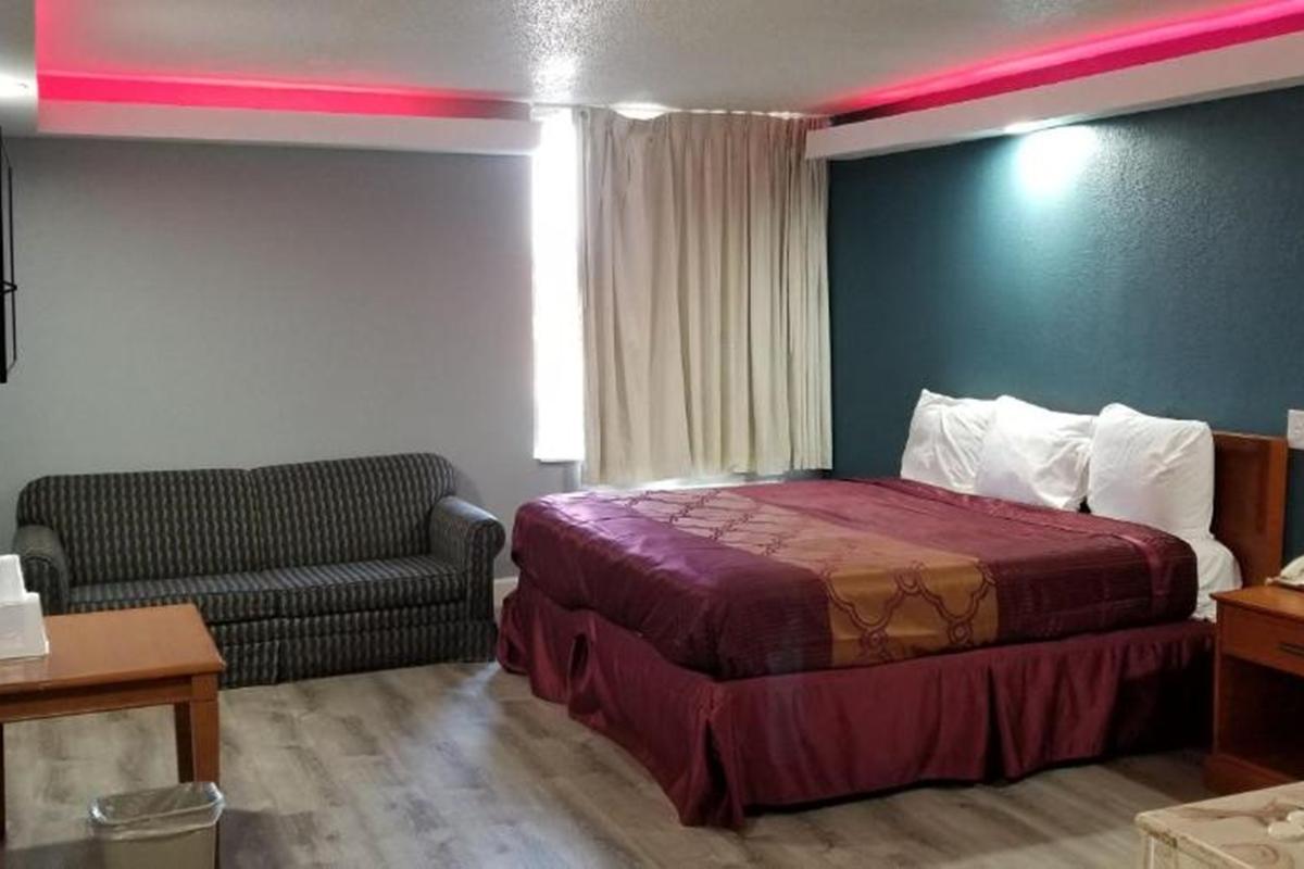 Americas Best Value Inn & Suites Хорн Лейк Екстериор снимка