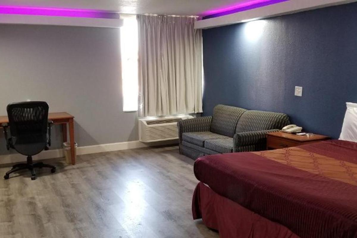 Americas Best Value Inn & Suites Хорн Лейк Екстериор снимка