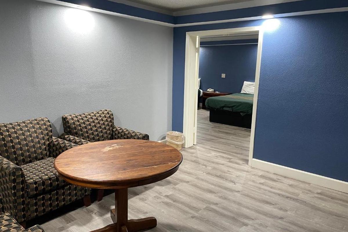 Americas Best Value Inn & Suites Хорн Лейк Екстериор снимка