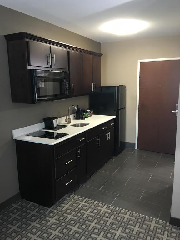 Americas Best Value Inn & Suites Хорн Лейк Екстериор снимка