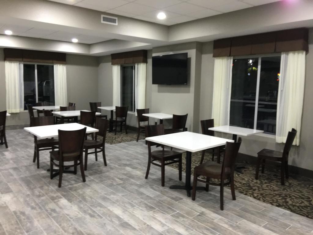 Americas Best Value Inn & Suites Хорн Лейк Екстериор снимка