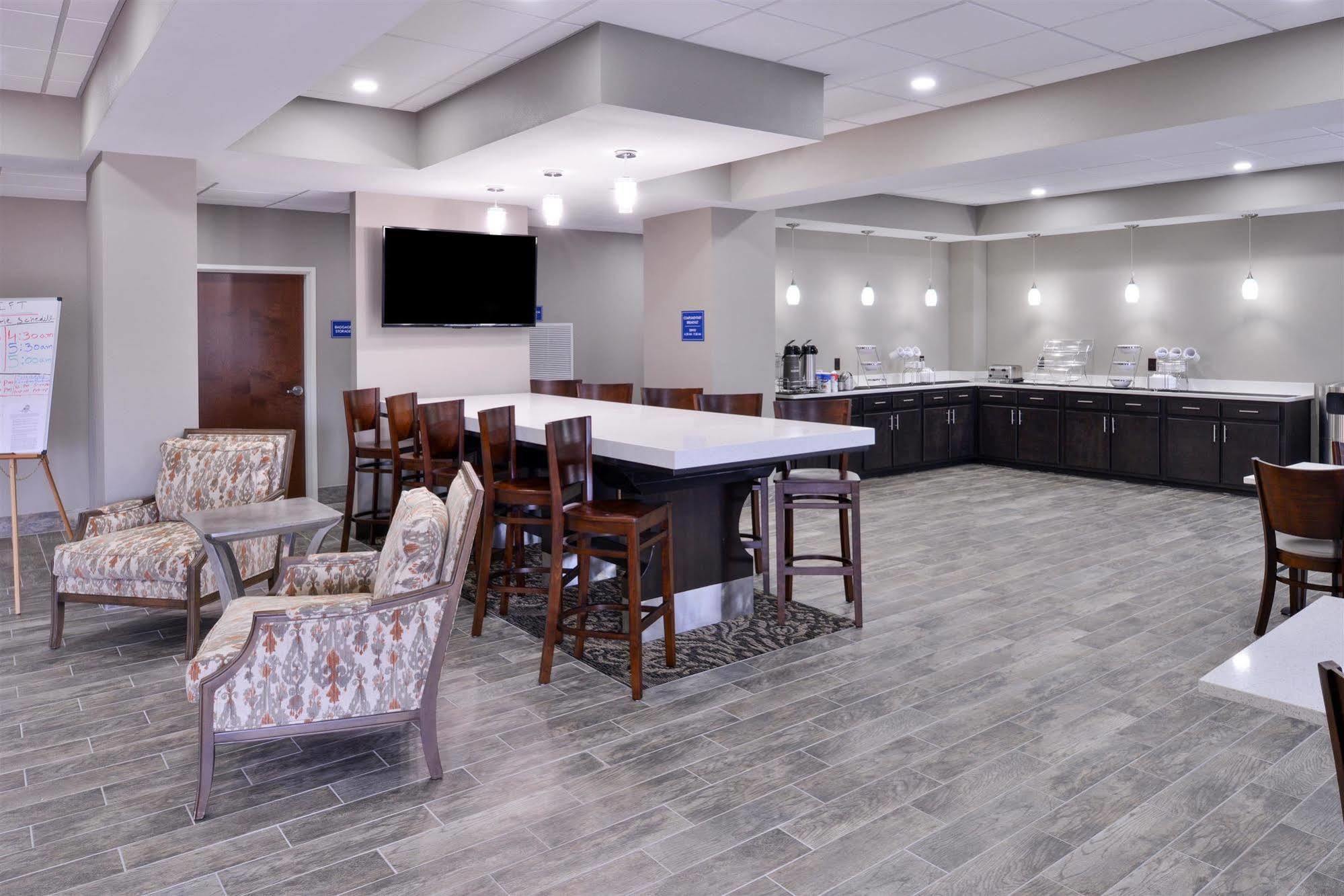 Americas Best Value Inn & Suites Хорн Лейк Екстериор снимка