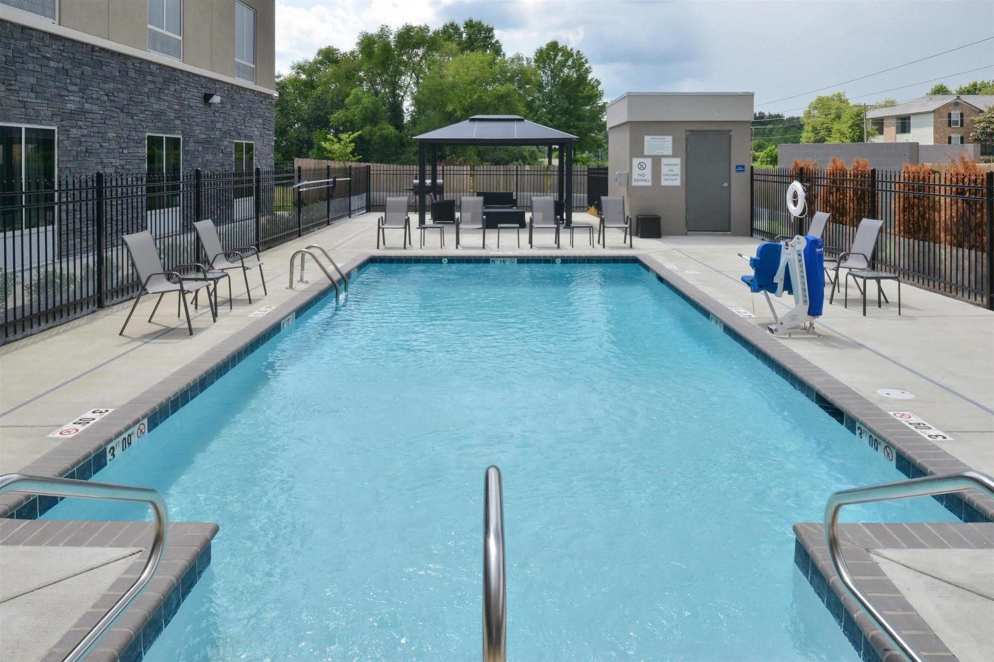 Americas Best Value Inn & Suites Хорн Лейк Екстериор снимка