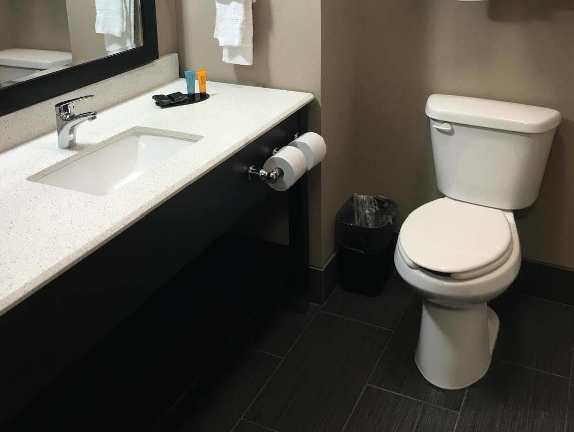 Americas Best Value Inn & Suites Хорн Лейк Екстериор снимка